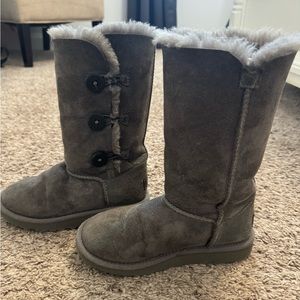 Gray kids Ugg boots!